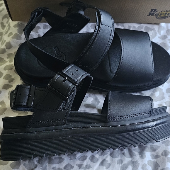 Dr. Marten Voss sandals size 6 but could fit up to 7.5 black in color - Picture 2 of 6